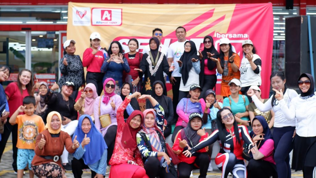 Kolaborasi Sosial: Alfamidi dan Relawan Kesehatan Indonesia Gelar Layanan Kesehatan Gratis di Kediri Kolaborasi Sosial: Alfamidi dan Relawan Kesehatan Indonesia Gelar Layanan Kesehatan Gratis di Kediri