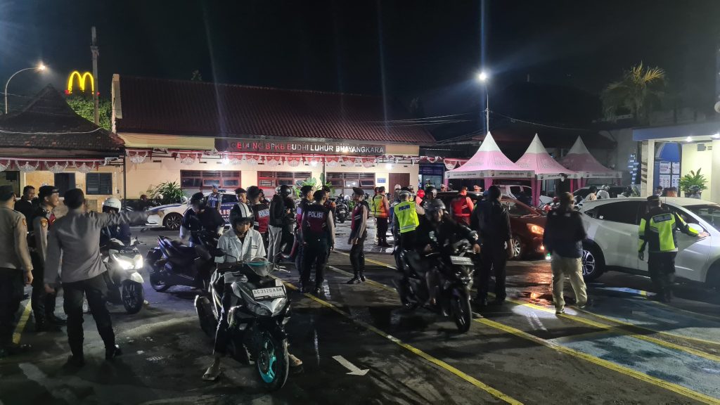 Razia Cipta Kondisi Minggu Dini Hari Polres Kediri Kota, 29 Pengendara Ditindak – 11 Motor Ditahan Razia Cipta Kondisi Minggu Dini Hari Polres Kediri Kota, 29 Pengendara Ditindak – 11 Motor Ditahan