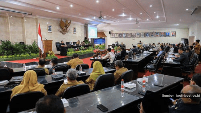 DPRD Kota Kediri Setujui Perubahan Status BPR Kota Kediri Menjadi Perseroda DPRD Kota Kediri Setujui Perubahan Status BPR Kota Kediri Menjadi Perseroda