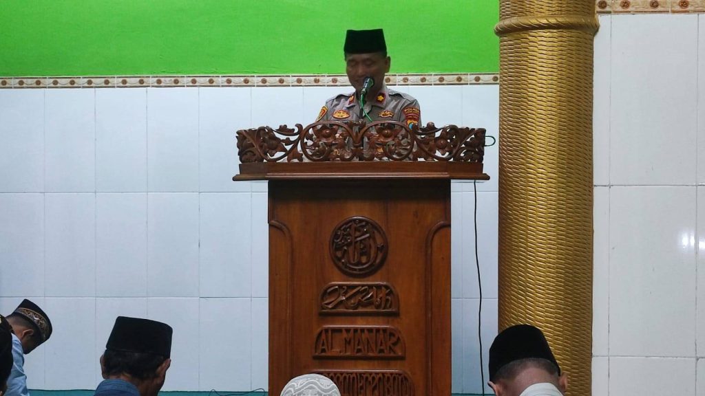 Kapolsek Pesantren Bersama Anggota Safari Ramadhan di Masjid Al Manar PG Pesantren Baru