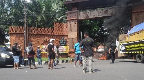 Pemkab Kediri Bungkam, Rekan Indonesia Jatim Desak Nonaktifkan Tiga Perangkat Desa Tersangka