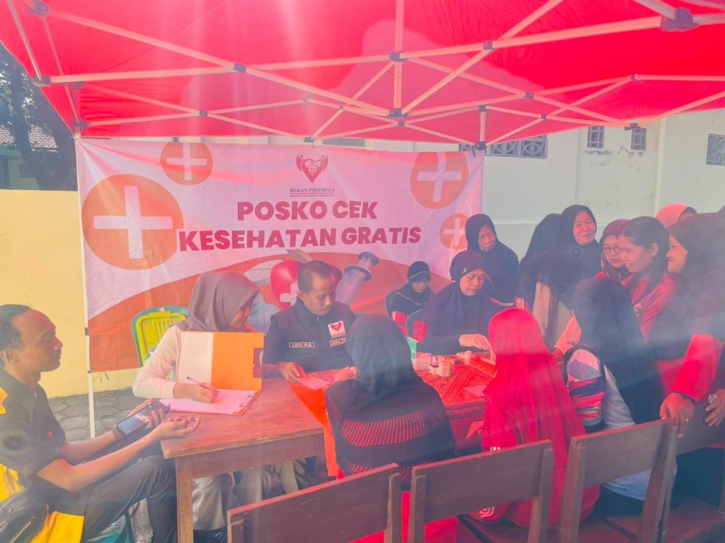 Senam Sehat dan Cek Kesehatan Gratis Rekan Indonesia Kab.Kediri Bersama Pemdes Blabak Kec.Kandat Warnai Aksi Sosial Kesehatan Senam Sehat dan Cek Kesehatan Gratis Rekan Indonesia Kab.Kediri Bersama Pemdes Blabak Kec.Kandat Warnai Aksi Sosial Kesehatan