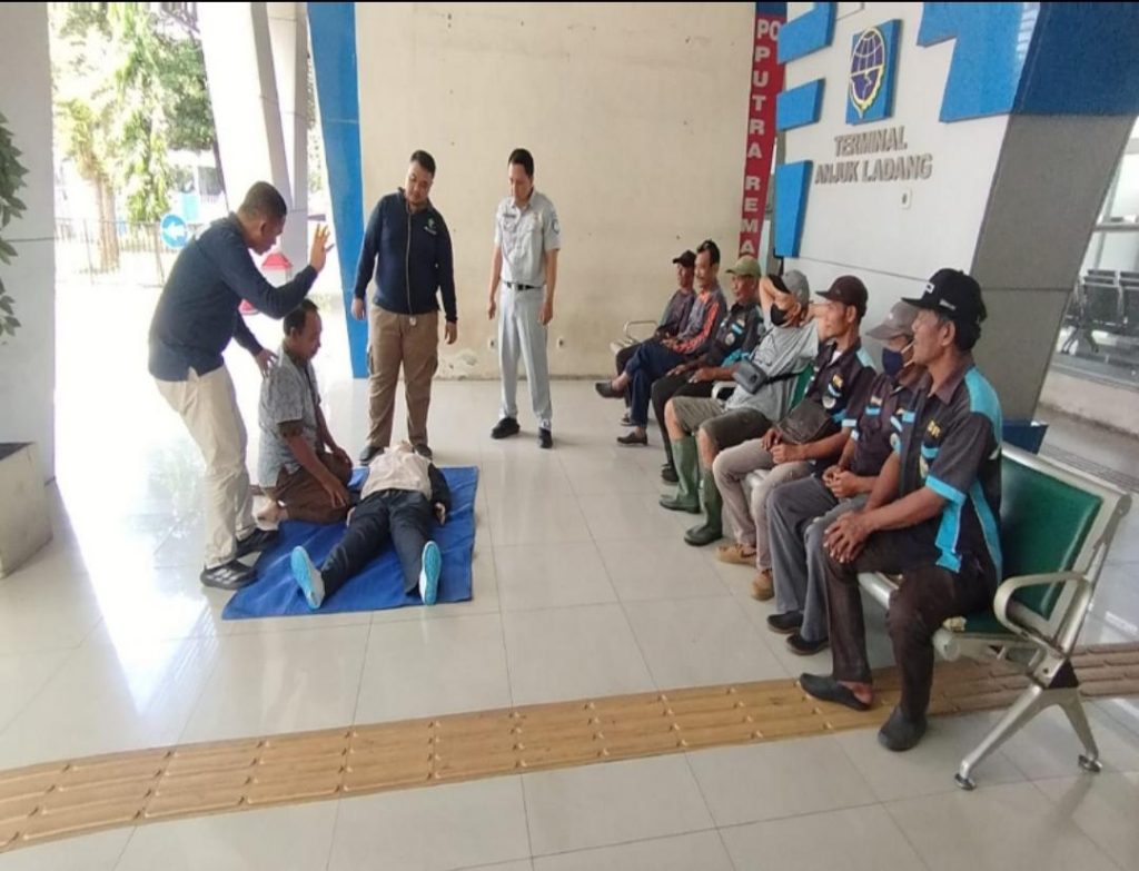 Jasa Raharja Cabang Kediri Laksanakan Pemeriksaan Kesehatan Gratis dan Pelatihan Pertolongan Pertama Kegawat Daruratan (PPGD) di Terminal Anjuk Ladang Kab Nganjuk