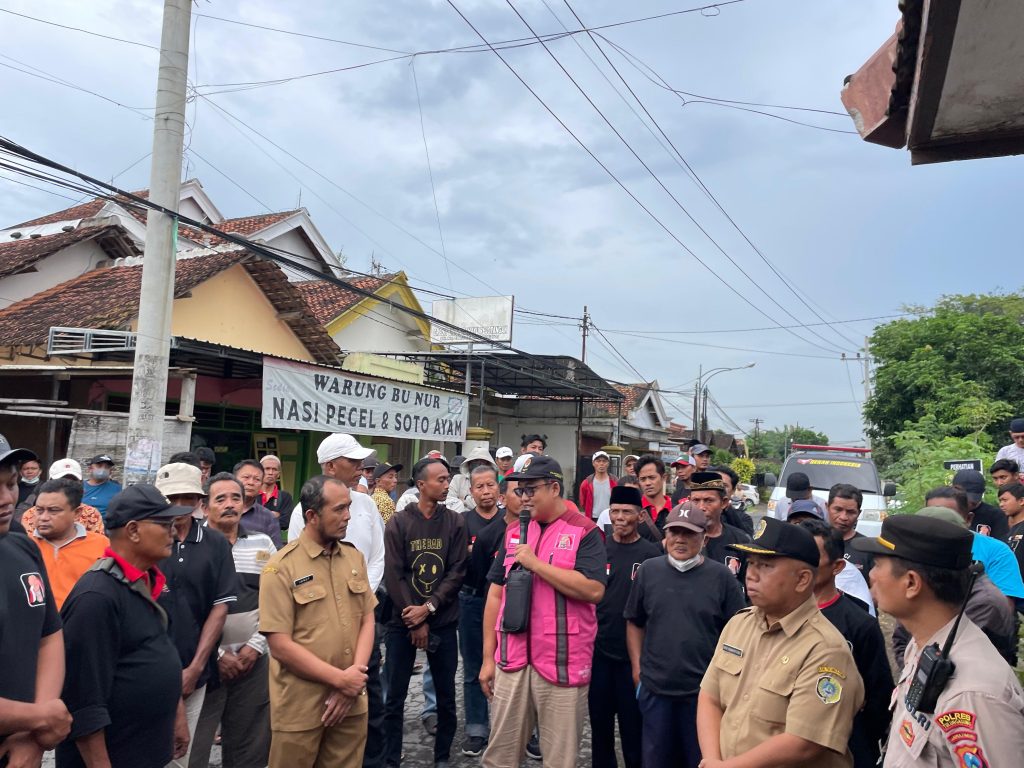 Aksi Damai 212 di bulan Ramadan, Warga Rejotangan Desak Camat Perbaikan Jalan Rusak