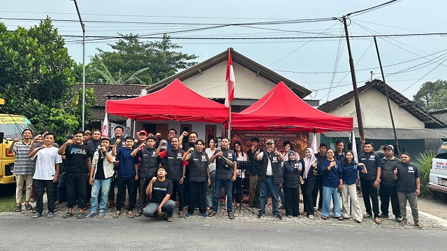 REKAN Indonesia Jatim Bagikan 1.000 Takjil Gratis untuk Warga Kediri REKAN Indonesia Jatim Bagikan 1.000 Takjil Gratis untuk Warga Kediri