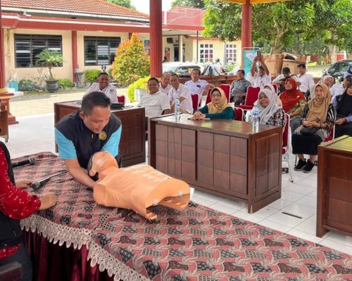 Perangkat Desa Dapatkan Pelatihan Pertolongan Pertama Gawat Darurat (PPGD) Guna Menekan Angka Fatalitas Korban Laka