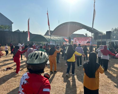 Masyarakat Tiron Bangkit dan Rekan Indonesia Jawa Timur Gelar Senam Sehat & Cek Kesehatan Gratis