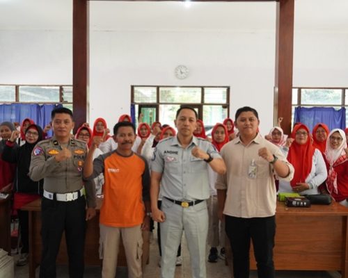 Sebagai Bentuk Tindak Lanjut Rapat Forum Komunikasi Lalu Lintas Jasa Raharja Kediri Laksanakan Program Intensifikasi Keselamatan Transportasi di Kecamatan Ngadiluwih Kediri