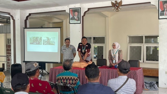 Jasa Raharja Gelar Pelatihan Pertolongan Pertama Gawat Darurat Di Kecamatan Gurah Guna Menekan Angka Fatalitas Korban Laka