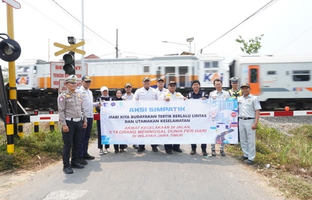 Tindak Lanjut Evaluasi FKLL: Jasa Raharja Kediri Gelar Aksi Simpatik Di Titik Rawan Kecelakaan Ngadiluwih
